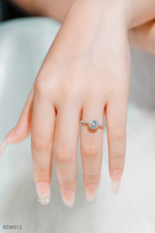 Women's silver ring plated with white gold, set with Moissanite stone RSW012