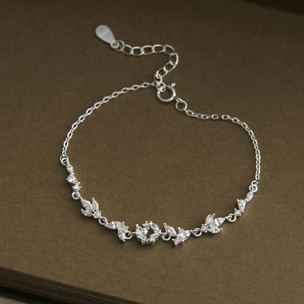 925 Sterling Silver Bracelet with Sparkling Stone-studded Flower and Leaf Charm - VCB509