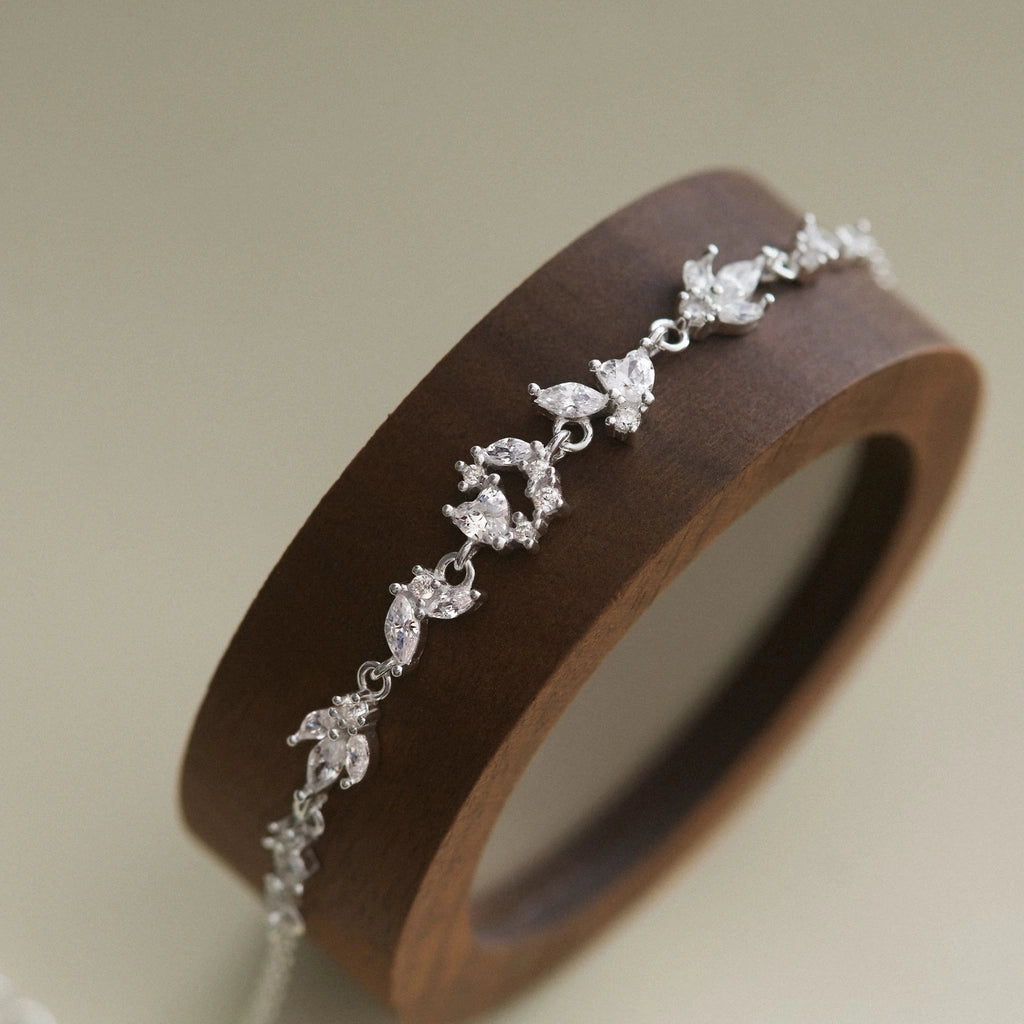 925 Sterling Silver Bracelet with Sparkling Stone-studded Flower and Leaf Charm - VCB509