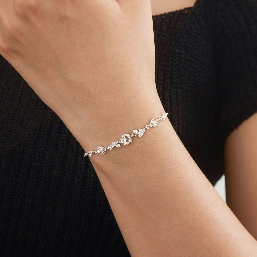 925 Sterling Silver Bracelet with Sparkling Stone-studded Flower and Leaf Charm - VCB509