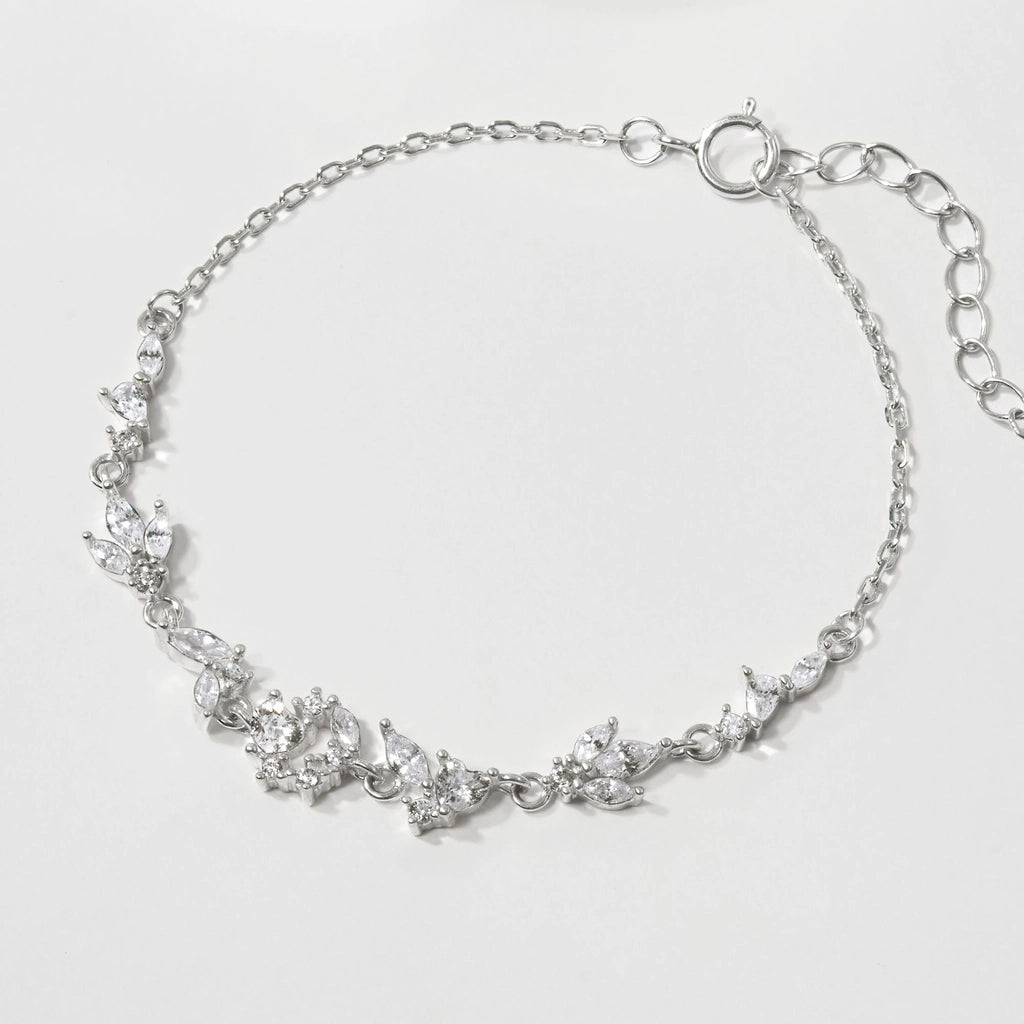 925 Sterling Silver Bracelet with Sparkling Stone-studded Flower and Leaf Charm - VCB509