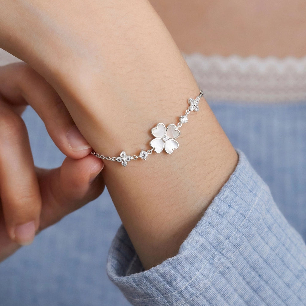 925 Sterling Silver Four-Leaf Clover Heart Bracelet with Mother-of-Pearl - VYB75