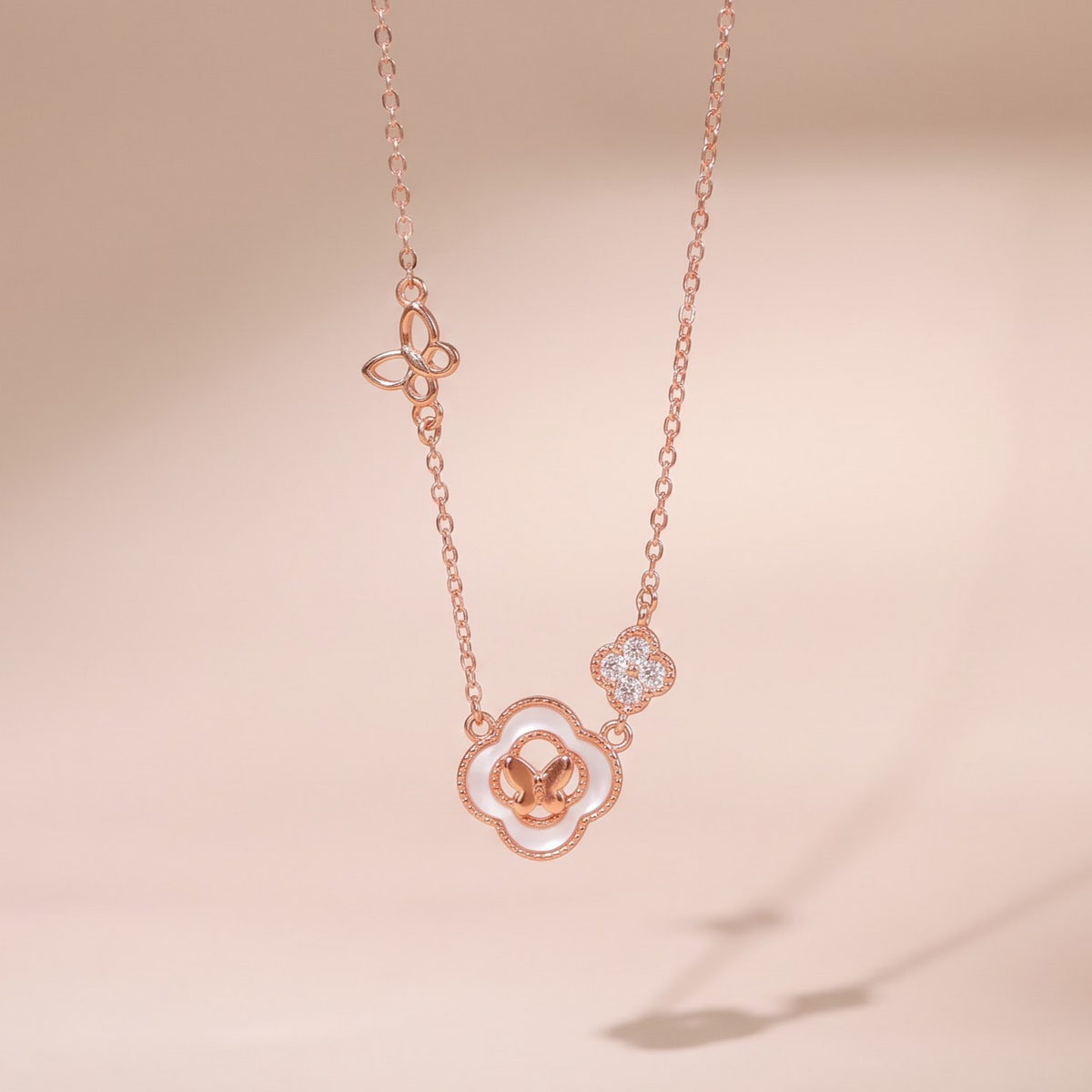 Midori women's silver necklace, plated with 18K rose gold, embodies a sense of luck and radiant freedom