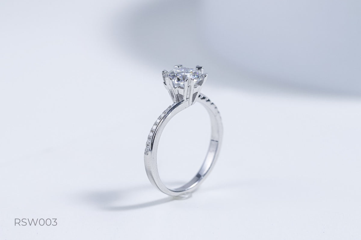 Women's silver ring plated with white gold, set with Moissanite stone RSW003
