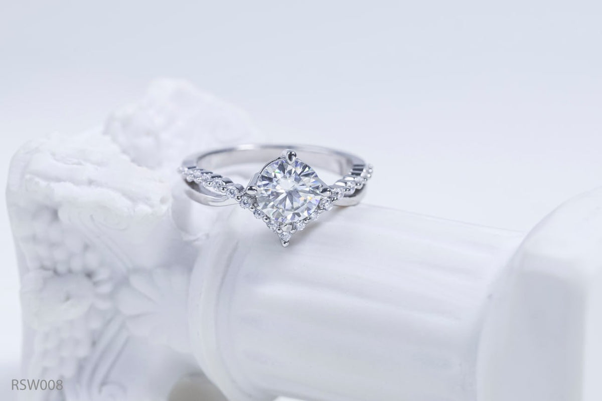 Women's silver ring plated with white gold, set with Moissanite stone RSW008