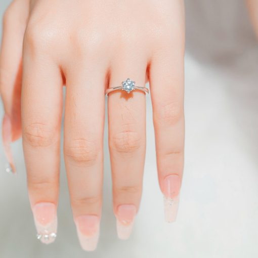Women's silver ring plated with white gold, set with Moissanite stone RSW010