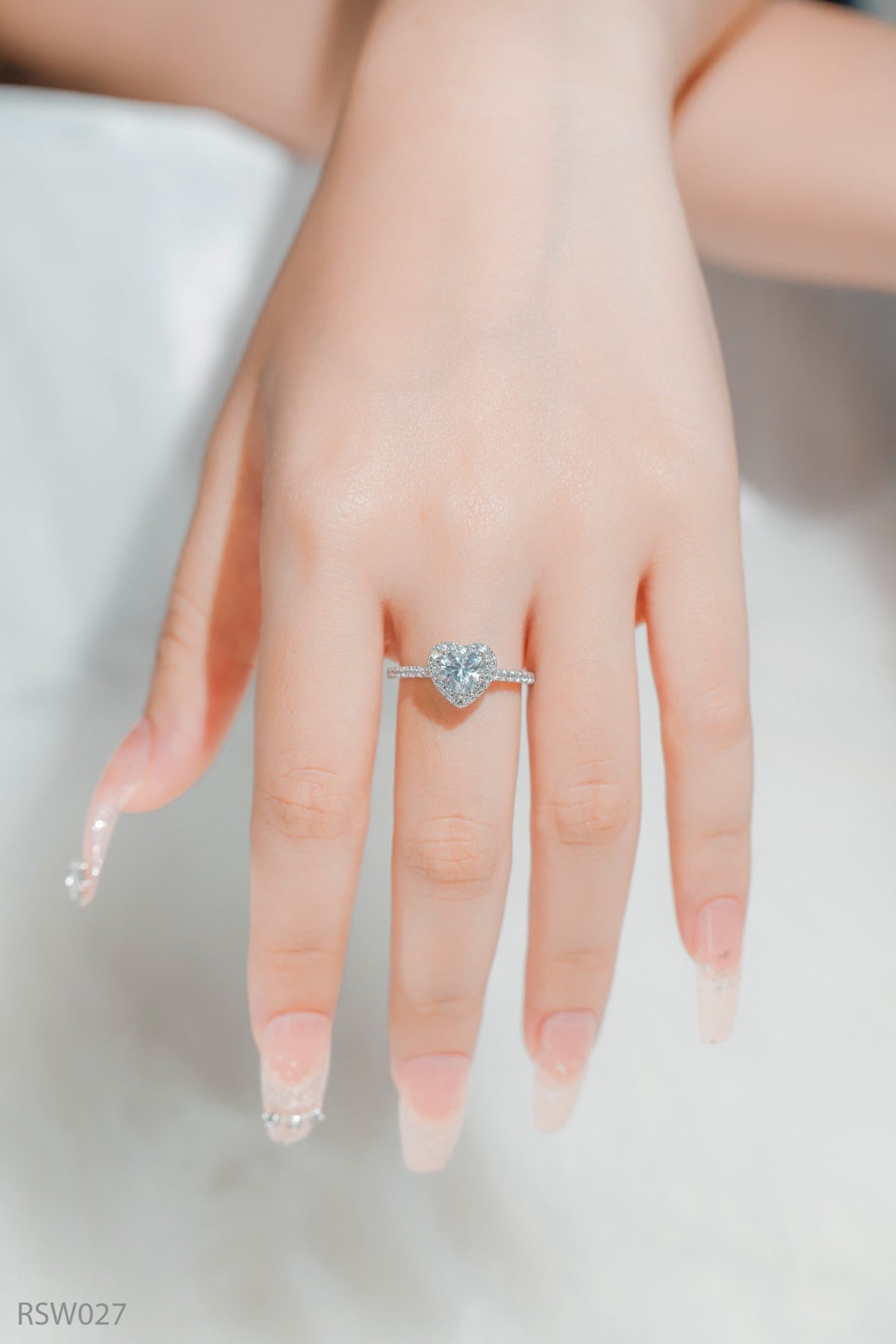 Women's silver ring plated with white gold, set with Moissanite stone RSW027