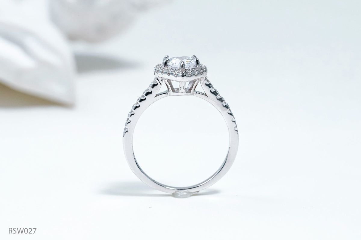 Women's silver ring plated with white gold, set with Moissanite stone RSW027